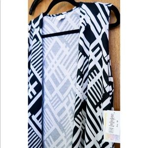 NWT large Black & White Lularoe Joy